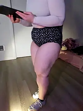 Snapshot of DamelynDaisy chatting on October 10, 11:15 am DamelynDaisy online show from October 10, 11:15 am