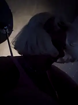 Snapshot of DamelynDaisy chatting on October 22, 2:55 pm DamelynDaisy online show from October 22, 2:55 pm