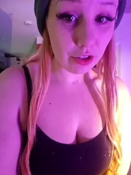 DamelynDaisy online show from December 16, 7:42 pm