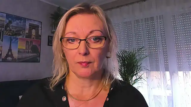 vanessa chat online show from November 4, 2:22 pm