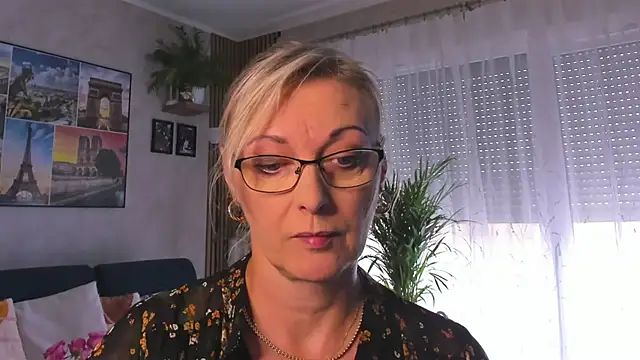 vanessa chat online show from October 7, 1:26 pm