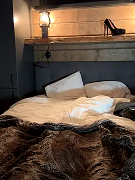 Snapshot of EllaMae chatting on October 29, 4:20 pm EllaMae online show from October 29, 4:20 pm