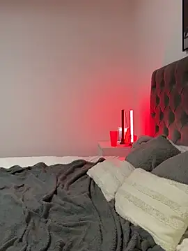 Snapshot of EllaMae chatting on October 9, 7:40 pm EllaMae online show from October 9, 7:40 pm