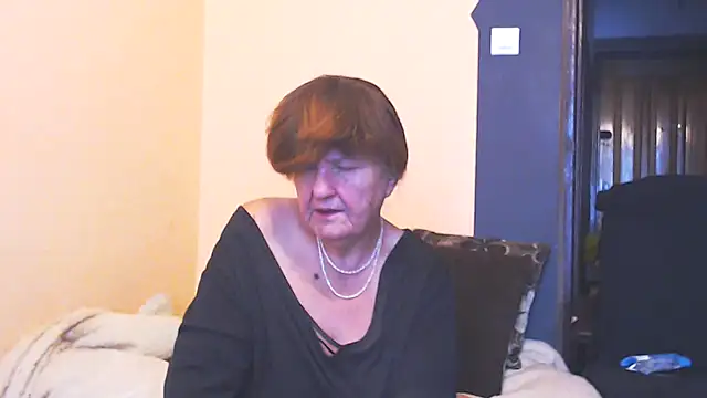 Snapshot of MioritaHard chatting on October 2, 9:47 am MioritaHard online show from October 2, 9:47 am