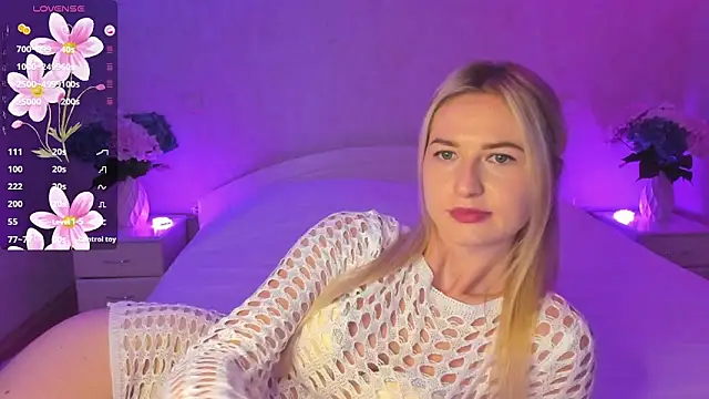 Snapshot of AnnaCarrera chatting on September 21, 9:24 pm AnnaCarrera online show from September 21, 9:24 pm