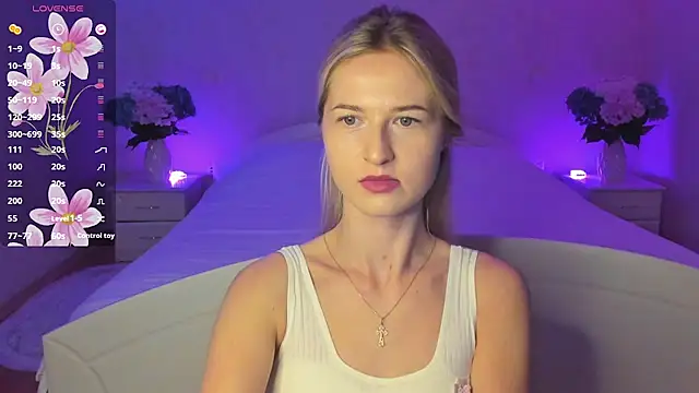 Snapshot of AnnaCarrera chatting on September 18, 7:01 pm AnnaCarrera online show from September 18, 7:01 pm