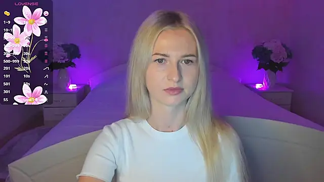 Snapshot of AnnaCarrera chatting on October 20, 7:06 pm AnnaCarrera online show from October 20, 7:06 pm