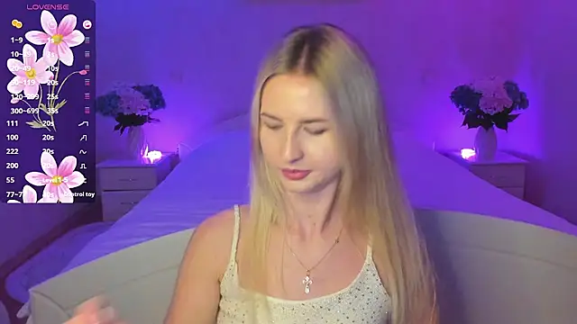 Snapshot of AnnaCarrera chatting on September 28, 9:31 pm AnnaCarrera online show from September 28, 9:31 pm