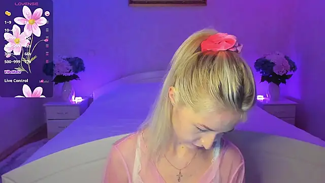 Snapshot of AnnaCarrera chatting on October 28, 10:03 pm AnnaCarrera online show from October 28, 10:03 pm