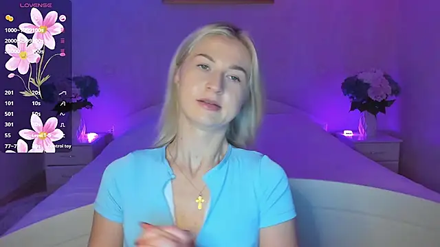 Snapshot of AnnaCarrera chatting on October 22, 8:36 pm AnnaCarrera online show from October 22, 8:36 pm