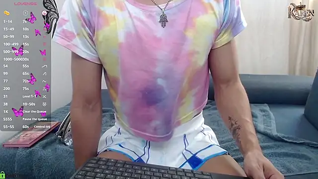 Snapshot of karen_sofia_ chatting on September 29, 8:25 pm karen sofia  online show from September 29, 8:25 pm