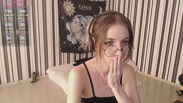  Hanna Moon  online show from September 26, 10:57 am