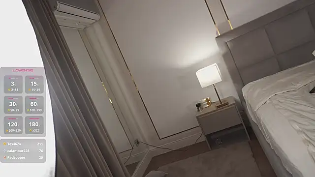 Snapshot of eseniyavl chatting on October 4, 5:24 am eseniyavl online show from October 4, 5:24 am