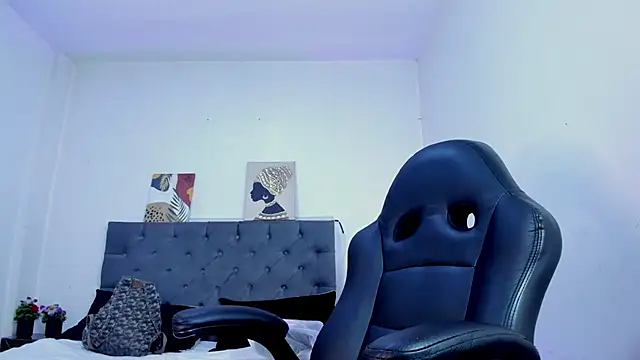 Snapshot of Ellie_Alves chatting on October 6, 1:50 pm Ellie Alves online show from October 6, 1:50 pm