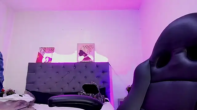 Snapshot of Ellie_Alves chatting on October 16, 2:20 pm Ellie Alves online show from October 16, 2:20 pm