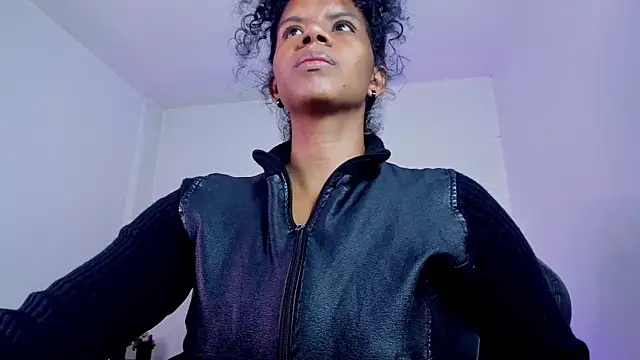 Snapshot of Ellie_Alves chatting on October 2, 3:28 pm Ellie Alves online show from October 2, 3:28 pm