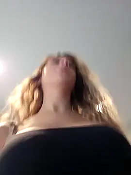 Snapshot of LilyOrion chatting on September 23, 7:01 pm LilyOrion online show from September 23, 7:01 pm