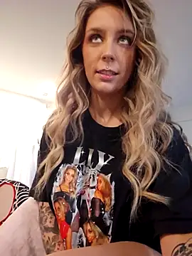 Snapshot of LilyOrion chatting on October 23, 5:41 pm LilyOrion online show from October 23, 5:41 pm