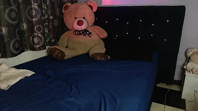 ANGELIQUE KLANE online show from April 17, 12:07 pm