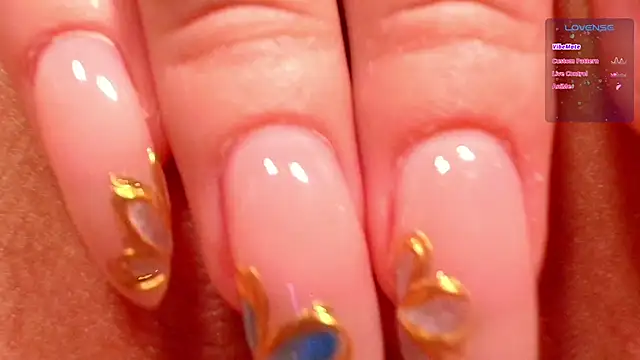 Snapshot of GoodWitch_ chatting on October 15, 9:34 am GoodWitch online show from October 15, 9:34 am