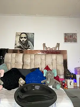 LeilaLopez online show from October 31, 1:40 am