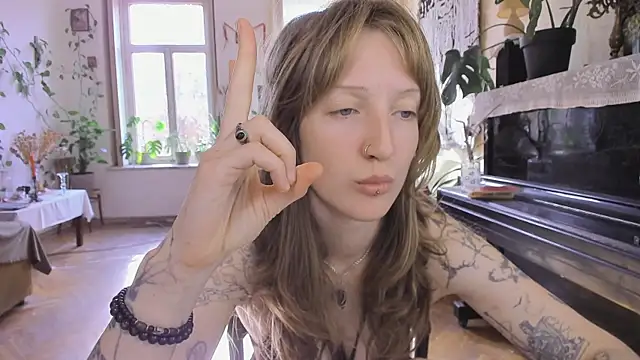 Miranda2 0 online show from November 10, 7:58 am