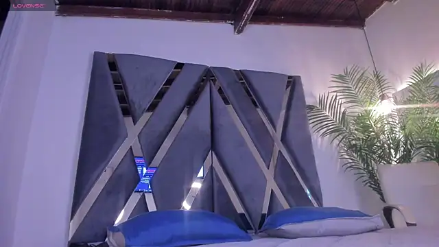 alessandra wells online show from October 9, 11:14 am