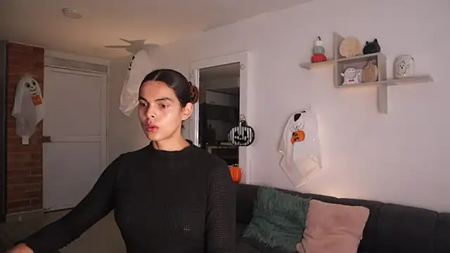 Snapshot of _Vahos_ chatting on October 27, 6:57 pm  Vahos  online show from October 27, 6:57 pm