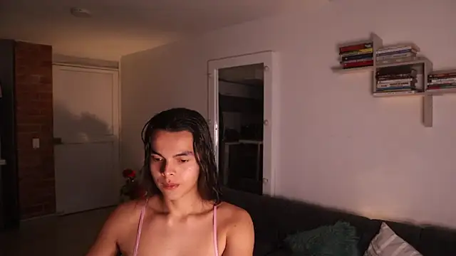  Vahos  online show from January 15, 8:15 pm