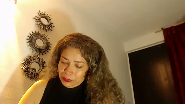 dalilasquirt1 online show from August 2, 1:30 am