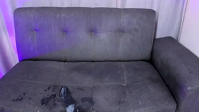 Snapshot of creamydiamond chatting on October 25, 8:05 pm creamydiamond online show from October 25, 8:05 pm