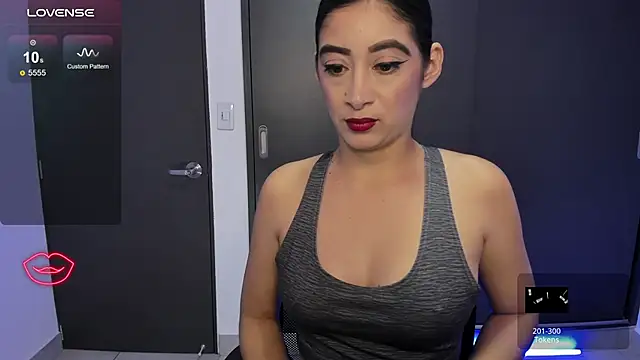 Snapshot of MeganWhite3 chatting on September 9, 2:44 am MeganWhite3 online show from September 9, 2:44 am