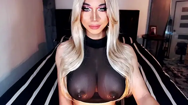 Snapshot of MassiveCockxMistress chatting on September 13, 1:02 am MassiveCockxMistress online show from September 13, 1:02 am