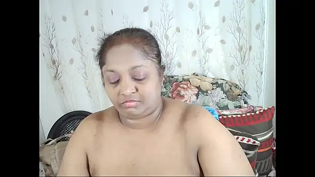 Snapshot of Indiantasha chatting on September 19, 7:57 pm Indiantasha online show from September 19, 7:57 pm