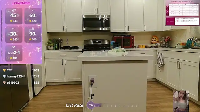 Snapshot of Blondiewithanass chatting on September 19, 9:19 am Blondiewithanass online show from September 19, 9:19 am