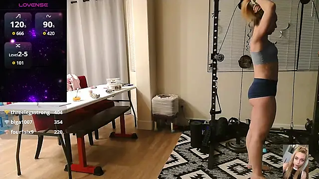 Snapshot of Blondiewithanass chatting on October 28, 8:20 am Blondiewithanass online show from October 28, 8:20 am