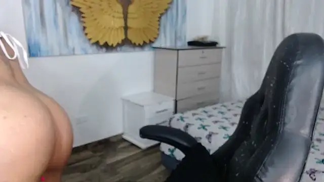 Snapshot of beautifulunna_ chatting on September 30, 1:11 am beautifulunna online show from September 30, 1:11 am