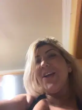 Snapshot of LittleMissEeve chatting on September 12, 2:23 am LittleMissEeve online show from September 12, 2:23 am