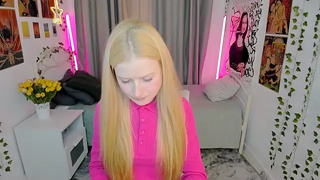 Snapshot of Laly_Peach chatting on October 19, 4:09 pm Laly Peach online show from October 19, 4:09 pm