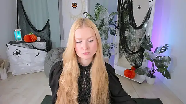 Snapshot of Laly_Peach chatting on October 27, 4:24 pm Laly Peach online show from October 27, 4:24 pm