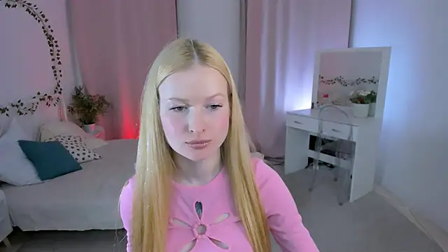 Snapshot of Laly_Peach chatting on October 2, 1:05 pm Laly Peach online show from October 2, 1:05 pm