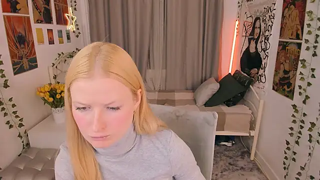 Snapshot of Laly_Peach chatting on October 11, 4:42 pm Laly Peach online show from October 11, 4:42 pm