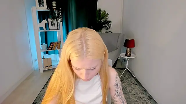 Laly Peach online show from July 30, 9:32 am