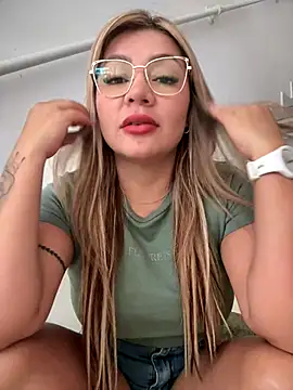 Snapshot of DIANITA_1988 chatting on September 14, 4:27 pm DIANITA 1988 online show from September 14, 4:27 pm