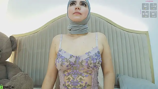 dalilasaadi  online show from October 11, 3:59 pm