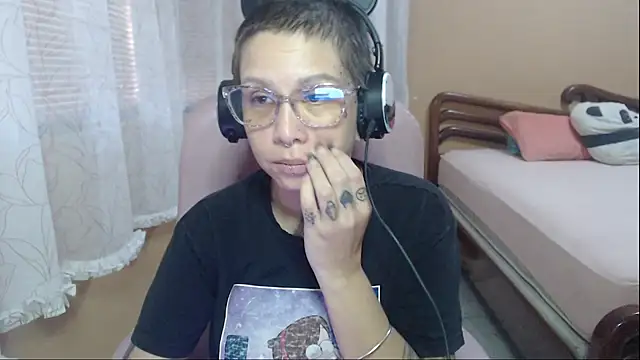 moon cat85 online show from September 20, 9:46 pm