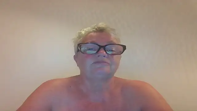 GrannyChrissy68 online show from October 8, 9:41 pm