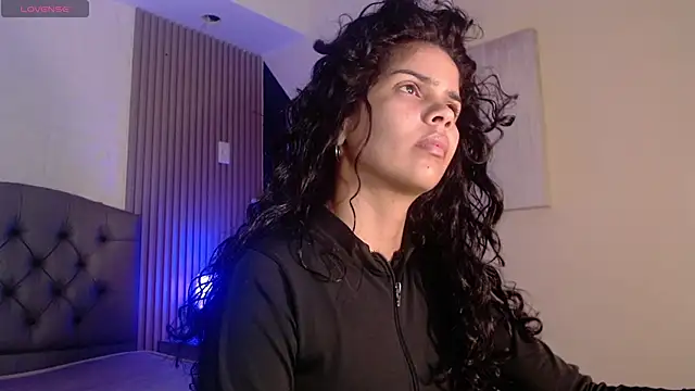 Snapshot of ximena_diaz chatting on September 18, 9:13 pm ximena diaz online show from September 18, 9:13 pm