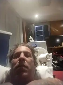 Snapshot of AceticPinscher chatting on November 1, 8:40 am AceticPinscher online show from November 1, 8:40 am