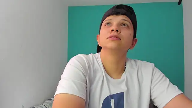 alex-queen- online show from November 1, 6:56 pm